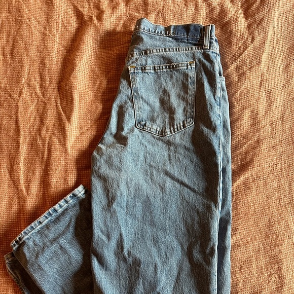 NWT Abercrombie Ultra High Rise 90s Straight Jeans long - Picture 4 of 6